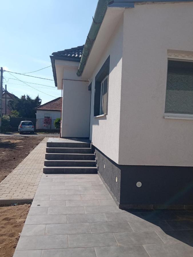 Kiss-Szőllősi Vendégház II LOLA Debrecen Extérieur photo